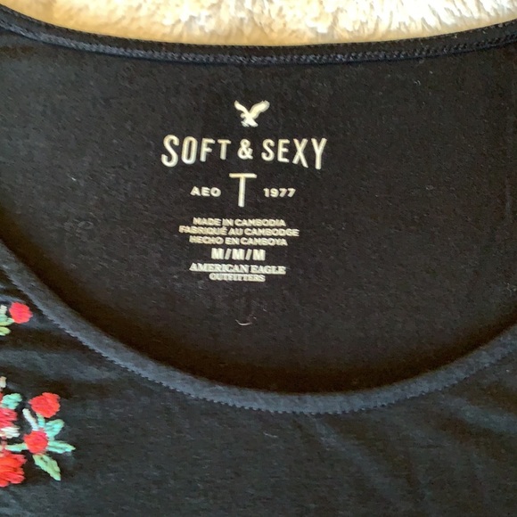 American Eagle Soft & Sexy AEO T - Picture 2 of 2